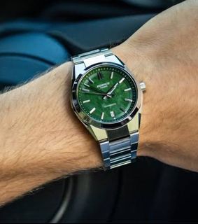 (Category: ) located in . Submitted by notorious_watches (Listing ID 1402236446, Image 1). Description: .