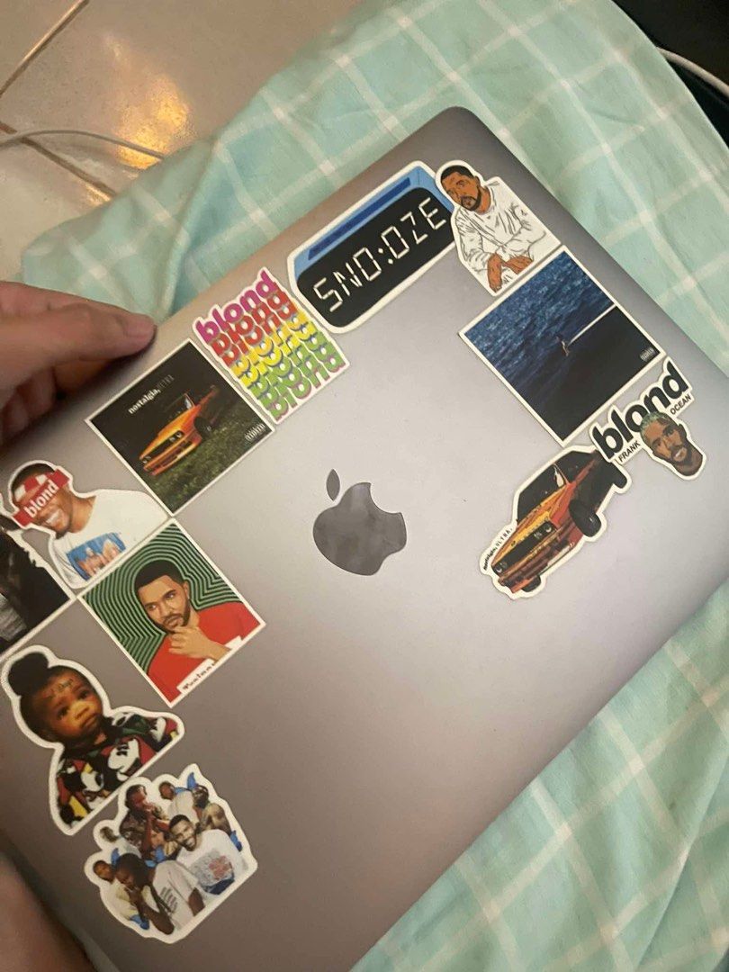 Macbook Air M1 8gb/512gb (Category: Laptops & Notebooks) located in Manila. Submitted by mysticflower-73c4 (Listing ID 1402170590, Image 2). Description: macbook air m1, personally used. alagang alaga no dents and never nauntog or nahulog. 512gb 83% BH Smooth, still. Bought it for 65k+ nung 2022 32k near BGC area No box (naiwan sa province) unit and charger only..