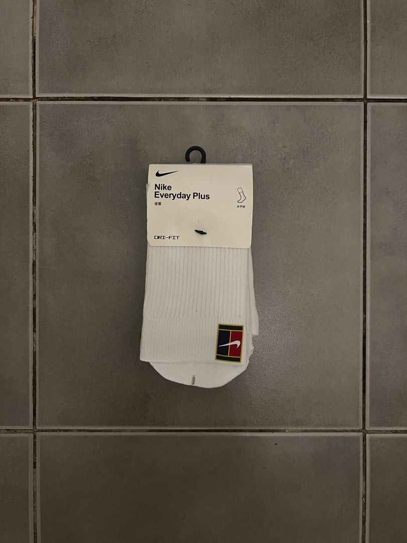 Nike Multiplier 2-Pack Cushioned Crew Socks (Category: Socks) located in Manila. Submitted by bout2buy (Listing ID 1402201363, Image 1). Description: Nike Multiplier 2-Pack Cushioned Crew Socks.