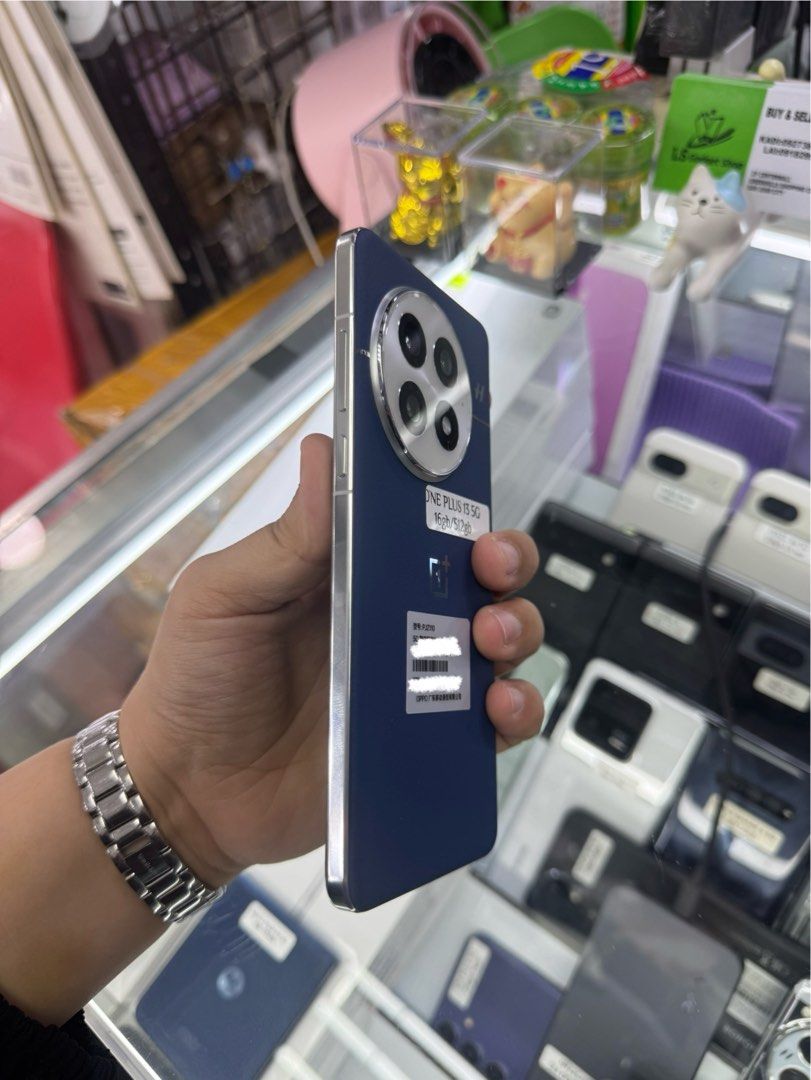 OnePlus 13 5G 512gb Chinarom FU Complete (Category: OnePlus) located in San Juan City. Submitted by keannagadgetph (Listing ID 1402101616, Image 2). Description: Available Units for today's POST! Oneplus 13 5G / 512gb / FU / Chinarom / Complete - good condition - 99% Makinis - good battery - no issue / repair - Any colors available ~ Accepting SWAP / TRADE IN / INSTALLMENT / BINTA UNIT ~ CASH ON DELIVERY METRO MANILA / LBC PAYMENT FIRST ~ Store l
