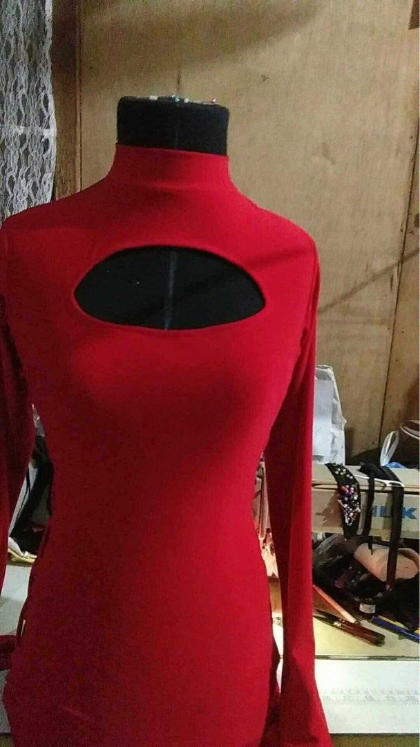 Red sexy Evening Gown (Category: Evening dresses & gowns) located in Quezon City. Submitted by dearchelly777 (Listing ID 1374547799, Image 2). Description: My shop my rules ! .
