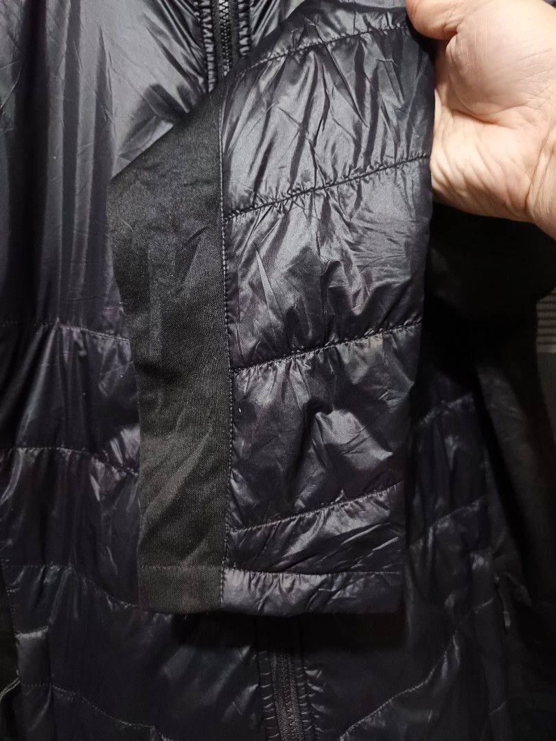 Spyder Black Padded Jacket - M (Category: Coats, Jackets and Outerwear) located in Imus. Submitted by thrift.maulas (Listing ID 1402281172, Image 3). Description: -Excellent Condition -Size M -Dimes 21.5x29 - Full zip closure - Quilted design - Stand-up collar - Insulated for cooler weather - Unique back design - Spyder logo on chest - Made in China.
