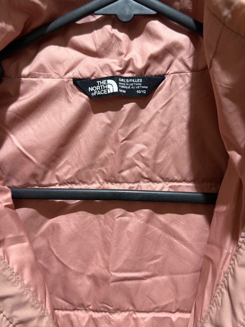 The North Face Puffer Vest - Pink (Category: Coats, Jackets and Outerwear) located in Lipa City. Submitted by wantitneeeedit (Listing ID 1402210961, Image 3). Description: - The North Face puffer vest The North Face Harway Vest Womens Kids size 10-12, Womens XS - S Dimes 17X24 P1300 - Lovely pink color - Full zip closure - Stand-up collar - North Face logo on chest - Size: M/M (10/12) for girls .