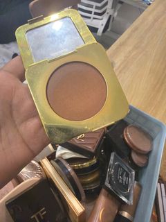 (Category: ) located in . Submitted by makeupcloset2025 (Listing ID 1402248548, Image 1). Description: .
