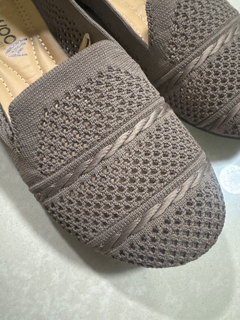 Woolly Mammoth Brown Flats Size 6 (Category: Flats & Sandals) located in Quezon City. Submitted by chryswb (Listing ID 1402242719, Image 3). Description: - Woolly Mammoth flats - Size: 6 - Color: Brown - Breathable knit material - Comfortable insole - Durable sole - Perfect for everyday wear - Chic and stylish design.