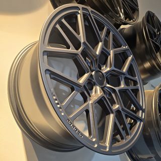 (Category: ) located in . Submitted by hybrid_tyres-ev_tyres (Listing ID 1402403434, Image 1). Description: .