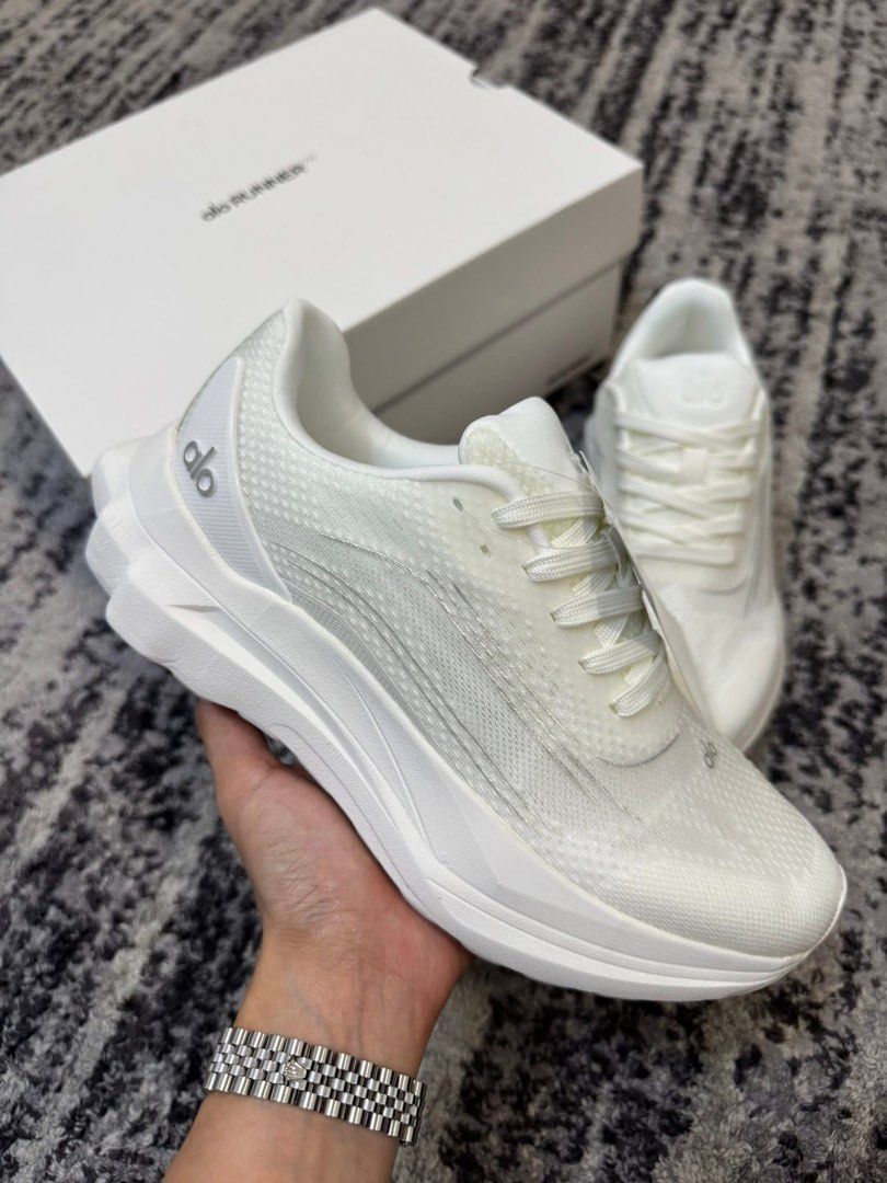 Alo Runner Sneakers 5colors (Category: Sneakers) located in Bulacan. Submitted by stepnstyle8888 (Listing ID 1402453640, Image 2). Description: Brandnew with box Size 36-40 COD with dp.