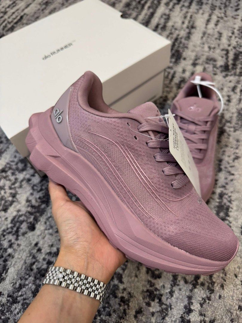 Alo Runner Sneakers 5colors (Category: Sneakers) located in Bulacan. Submitted by stepnstyle8888 (Listing ID 1402453640, Image 1). Description: Brandnew with box Size 36-40 COD with dp.