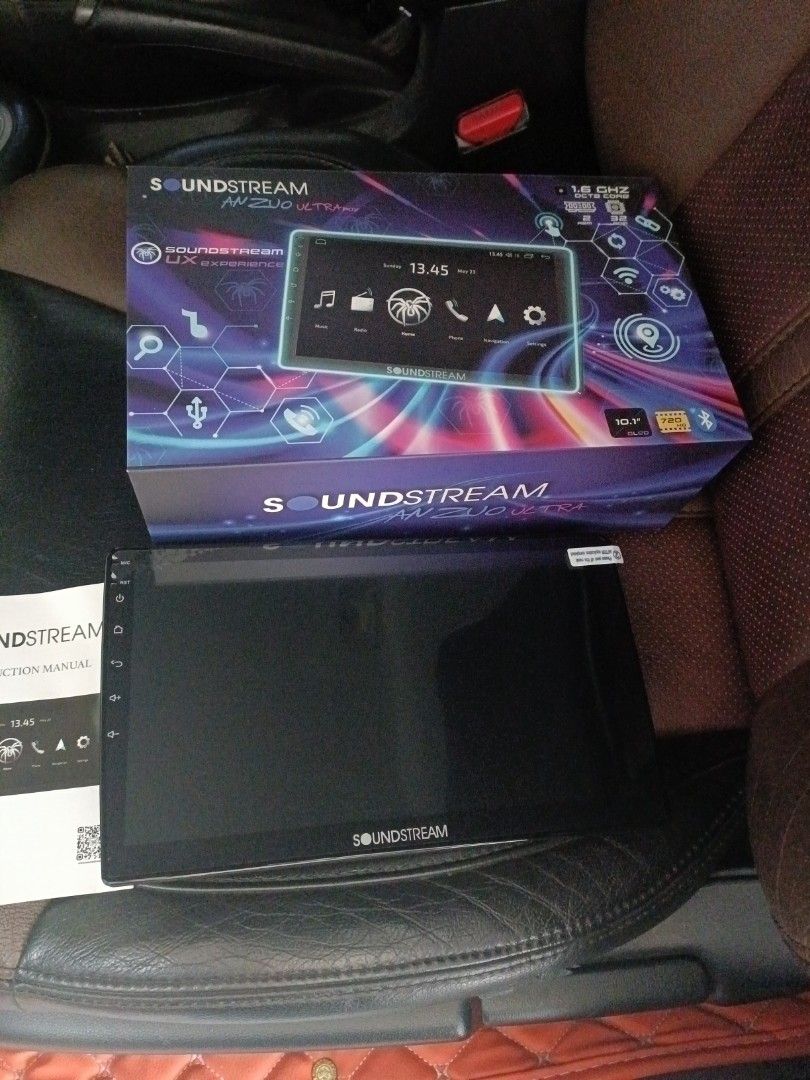 Android player (Category: Navigation & Displays) located in Singapore. Submitted by jeffteo (Listing ID 1402340951, Image 2). Description: - Android player - Includes all wires and manual - Sleek design - Used for less than 2 hour，Almost new.