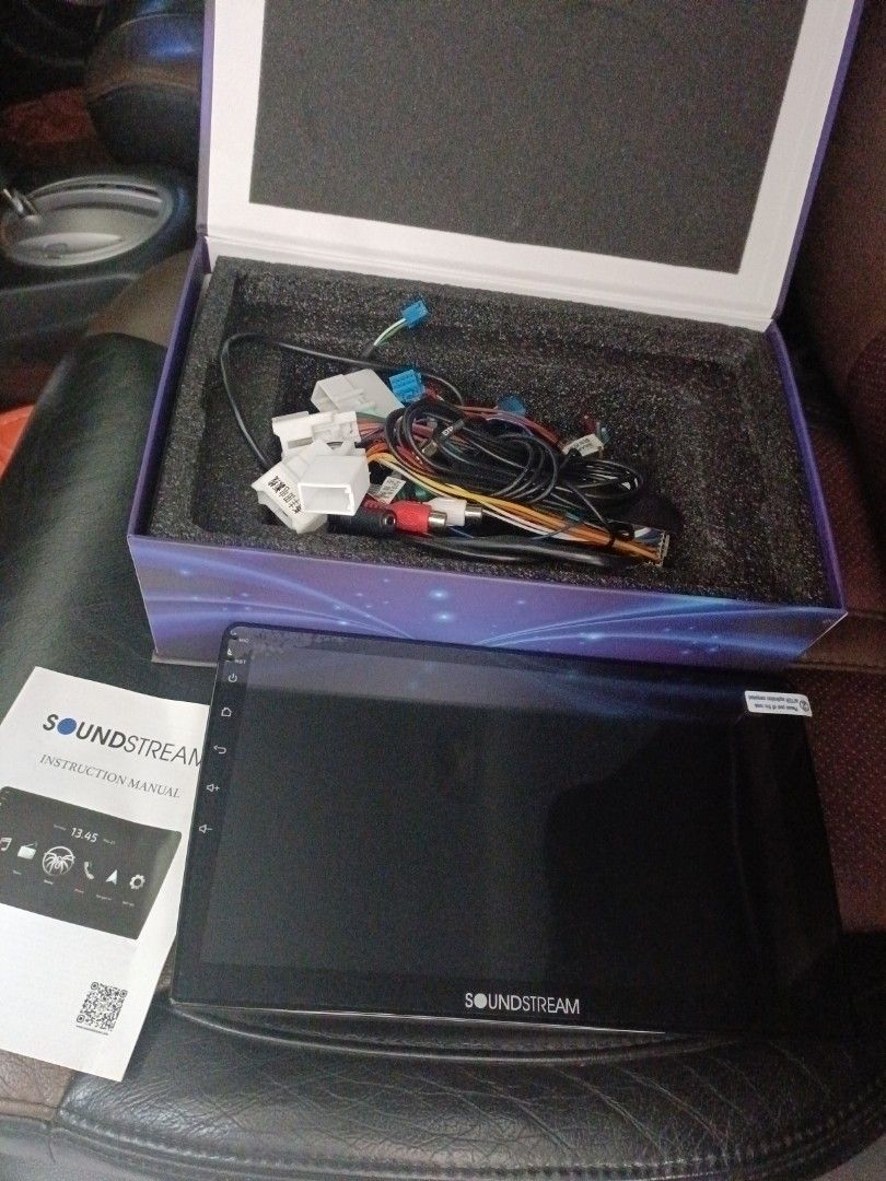 Android player (Category: Navigation & Displays) located in Singapore. Submitted by jeffteo (Listing ID 1402340951, Image 1). Description: - Android player - Includes all wires and manual - Sleek design - Used for less than 2 hour，Almost new.