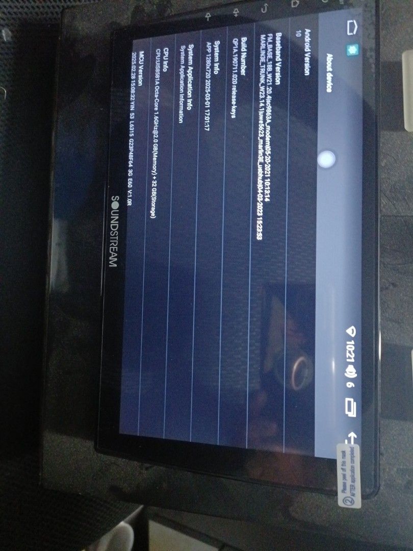 Android player (Category: Navigation & Displays) located in Singapore. Submitted by jeffteo (Listing ID 1402340951, Image 3). Description: - Android player - Includes all wires and manual - Sleek design - Used for less than 2 hour，Almost new.