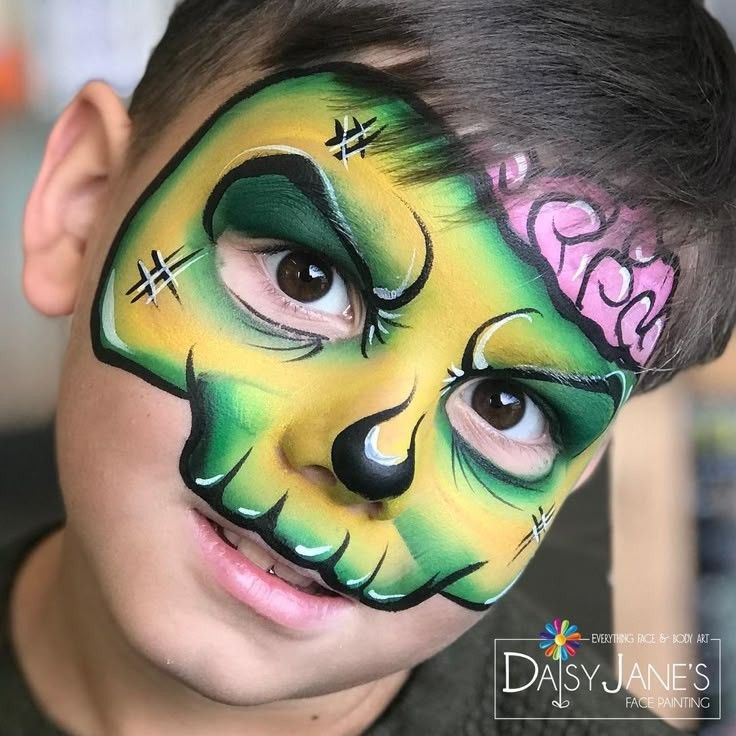 Face & Body Paint Palette (Category: Makeup) located in Manila. Submitted by malianman (Listing ID 1402406371, Image 3). Description: - Face and body paint palette - Vibrant colors for fun designs - Ideal for Halloween, parties, and creative play - Non-toxic and easy to apply - Includes brush and sponge - Ready stock available.
