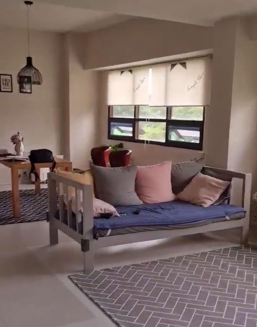 (Category: ) located in . Submitted by REMAXCapital (Listing ID 1402337118, Image 1). Description: .
