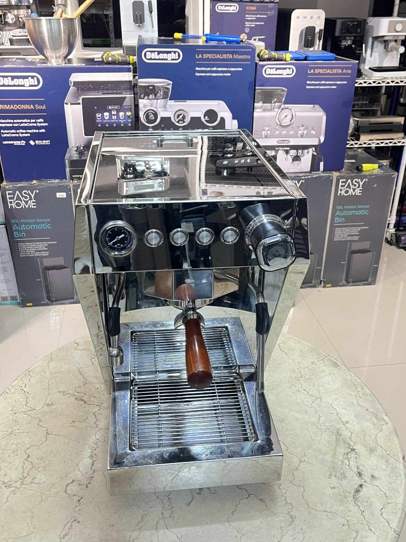 GEMILAI CRM3128 DUAL BOILER PROFESSIONAL (Category: Coffee Machines & Makers) located in Bulacan. Submitted by iamvanillapeach (Listing ID 1402349214, Image 2). Description: Original brand new price: 55k+ Gemilai CRM3128 Dual Boiler Professional Semi-Automatic Commercial Espresso Machine ROTARY PUMP 9Bar Brand: Gemilai Model: CRM3128 Voltage/Hz: 220v-50Hz Powder: 2800W Pump: Rotary Pump 9 Bar Material : Whole body Stainless Steel Unit Size: 45.9c