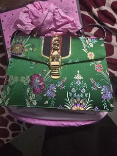 (Category: ) located in . Submitted by azrias (Listing ID 1402476598, Image 1). Description: .
