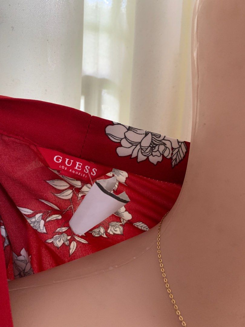 Guess Floral Red Kimono (Category: Longsleeves) located in Marikina City. Submitted by littlesol.collection (Listing ID 1402319857, Image 3). Description: S to L.