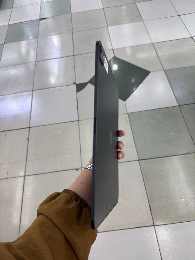 Ipad Pro M4 512gb 13' 5G No issue (Category: iPad) located in San Juan City. Submitted by keannagadgetph (Listing ID 1402398059, Image 3). Description: Available Units for today's POST! Ipad Pro M4 / 512gb / 5G / 199% BATT / 13inch - good condition - 99% Makinis - good battery - no issue / repair - Any colors available ~ Accepting SWAP / TRADE IN / INSTALLMENT / BINTA UNIT ~ CASH ON DELIVERY METRO MANILA / LBC PAYMENT FIRST ~ Store location GREEN