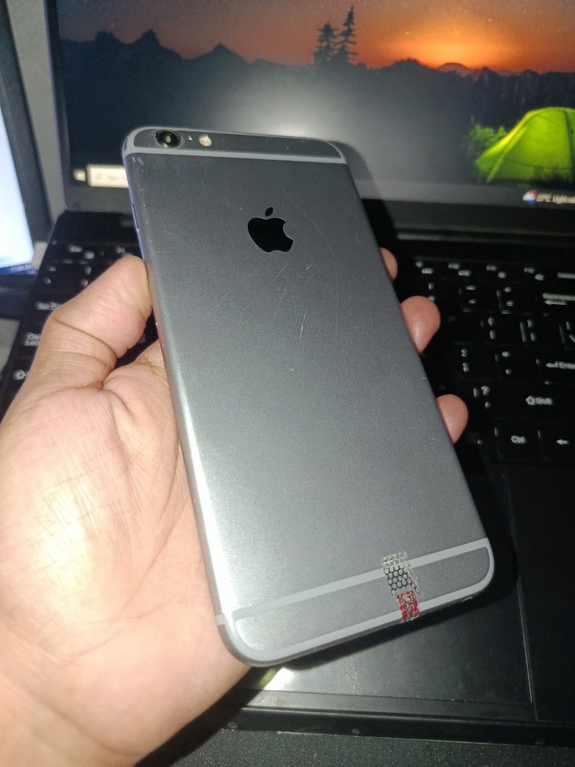 Iphone 6plus 64gb (Category: iPhone 6 Series) located in Mariveles. Submitted by shallymay (Listing ID 1402414096, Image 2). Description: with wire only.