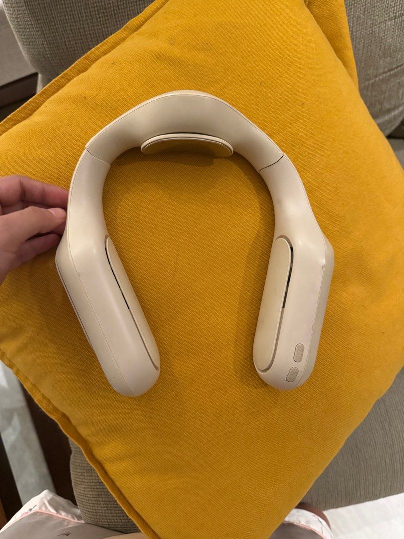 JISULIFE Portable Bladeless Neck Fan (Category: Fans) located in Quezon City. Submitted by alvatec (Listing ID 1402408545, Image 3). Description: .