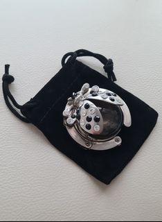 (Category: ) located in . Submitted by glassofart (Listing ID 1402407523, Image 1). Description: .