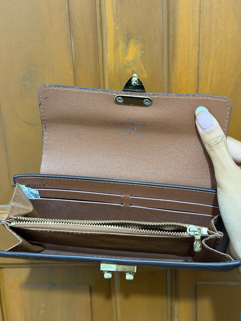 Louis Vuitton Zippy Wallet (Category: Luxury Bags & Wallets) located in Manila. Submitted by angelyelsha (Listing ID 1402459692, Image 3). Description: Auth grade/Very good condition, nastore lang sa storage.