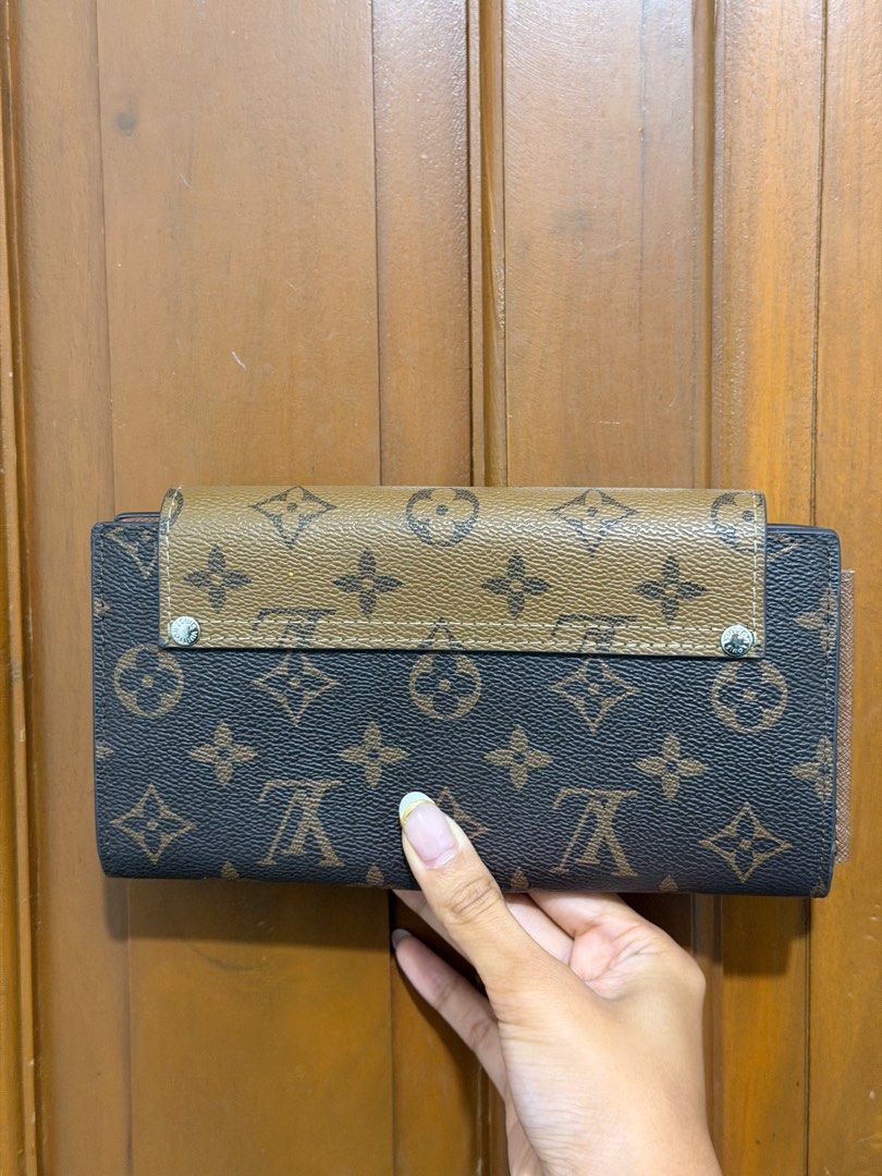 Louis Vuitton Zippy Wallet (Category: Luxury Bags & Wallets) located in Manila. Submitted by angelyelsha (Listing ID 1402459692, Image 2). Description: Auth grade/Very good condition, nastore lang sa storage.