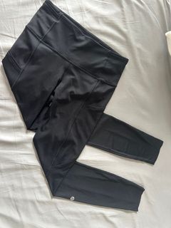 (Category: ) located in . Submitted by bellaprelovedfindssg (Listing ID 1402326795, Image 1). Description: .