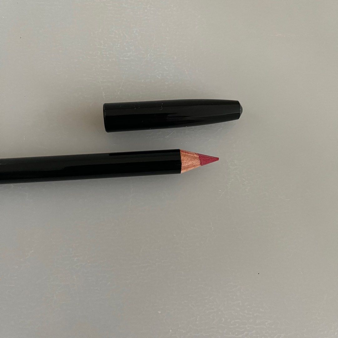 MAC Cherry Lip Pencil 1.45g (Category: Makeup) located in Manila. Submitted by lessentiel.ph (Listing ID 1402299968, Image 3). Description: - MAC Cherry Lip Pencil - Shade: Cherry - Weight: 0.05 oz / 1.45 g - Black body with red tip - Includes a cap.