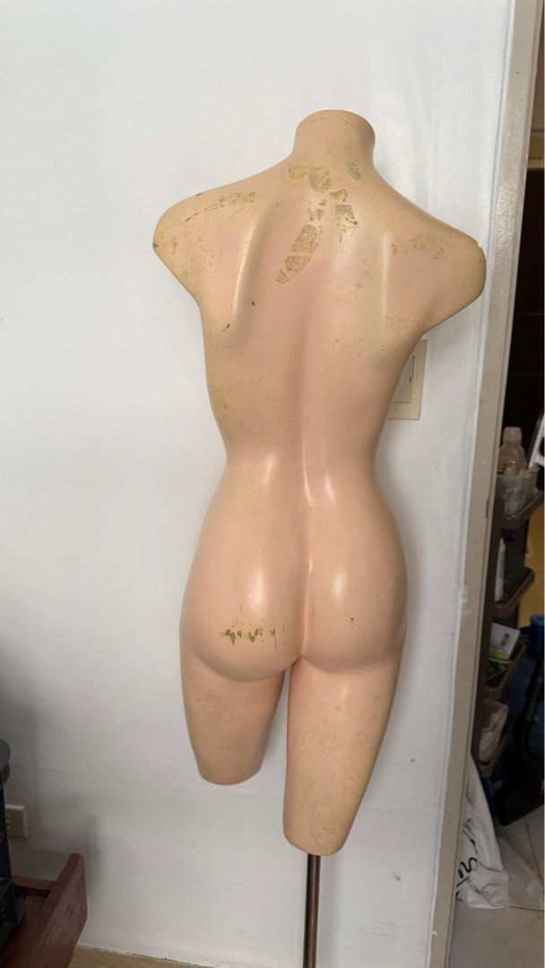 Mannequin (Category: Everything Else Others) located in Makati City. Submitted by sestra.ab (Listing ID 1402352867, Image 3). Description: Used mannequin Just need fresh paint No cracks.