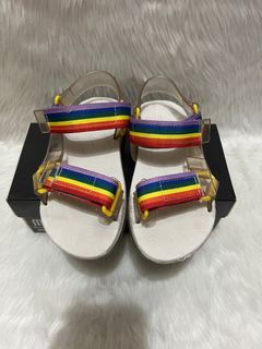 (Category: ) located in . Submitted by trendsinstyle (Listing ID 1402417189, Image 1). Description: .