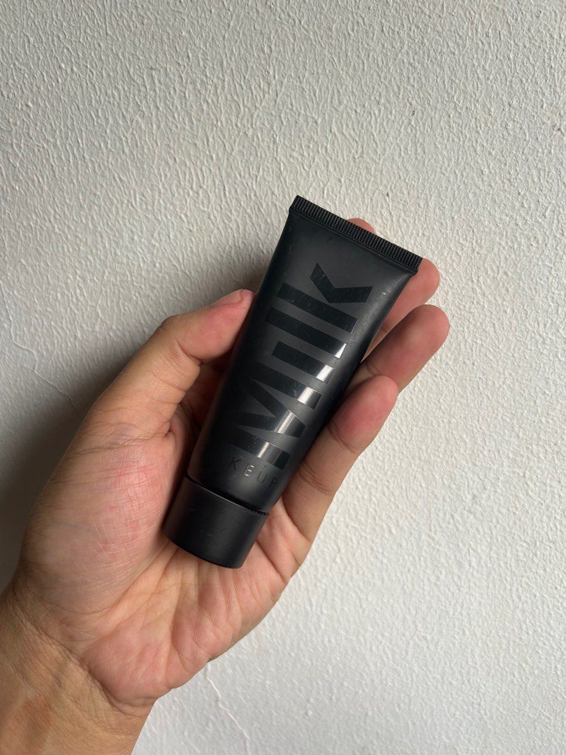Milk Makeup Pore Eclipse Mattifying Primer (Category: Makeup) located in Mandaluyong City. Submitted by quainvanity (Listing ID 1402317967, Image 1). Description: .