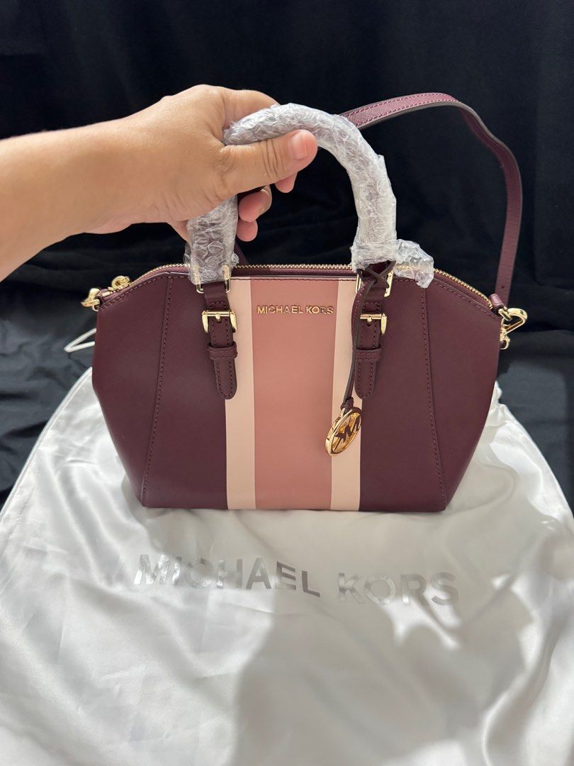MK bought in Osaka Japan (Category: Luxury Bags & Wallets) located in Quezon City. Submitted by 17brends (Listing ID 1402308144, Image 1). Description: Selling my Preloved Michael Kors Ciara Medium Saffiano Leather Messenger Bag. Comes with dustbag. Still in good condition inside and outside. Bought in Osaka Japan. 💯 authentic RFS: Declutter every end of the year .