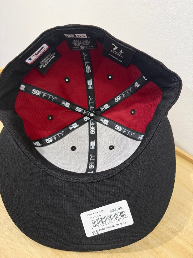 New Era 59FIFTY Arizona Diamondbacks (Category: Caps & Hats) located in Paranaque City. Submitted by xgabe (Listing ID 1402402805, Image 2). Description: • Low Profile • Size 7 1/2 (59.6cm).