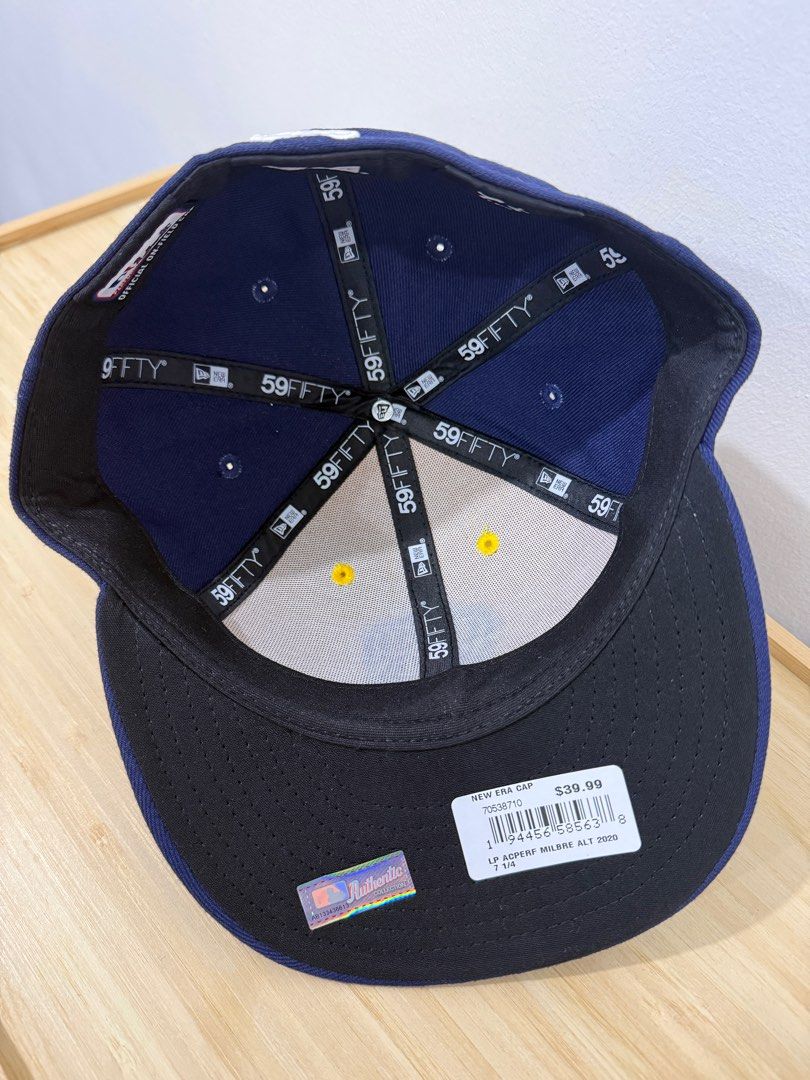 New Era 59FIFTY Milkwaukee Brewers (Category: Caps & Hats) located in Paranaque City. Submitted by xgabe (Listing ID 1402402086, Image 2). Description: • Low Profile • Size 7 1/4 (57.7cm).