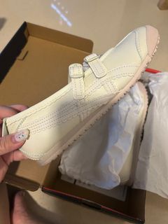 (Category: ) located in . Submitted by styleatrend (Listing ID 1402393651, Image 1). Description: .