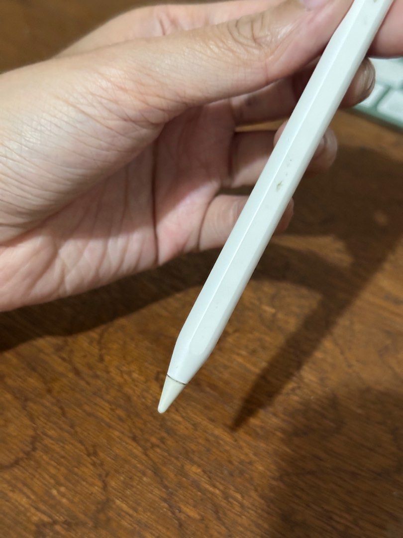 Original Apple Pencil 2 / 2nd generation FIXED PRICE (Category: Other Mobile & Gadget Accessories) located in Manila. Submitted by razelysonn (Listing ID 1402385429, Image 2). Description: FIXED PRICE - side by side posted - in great working condition Location : Binondo Manila .