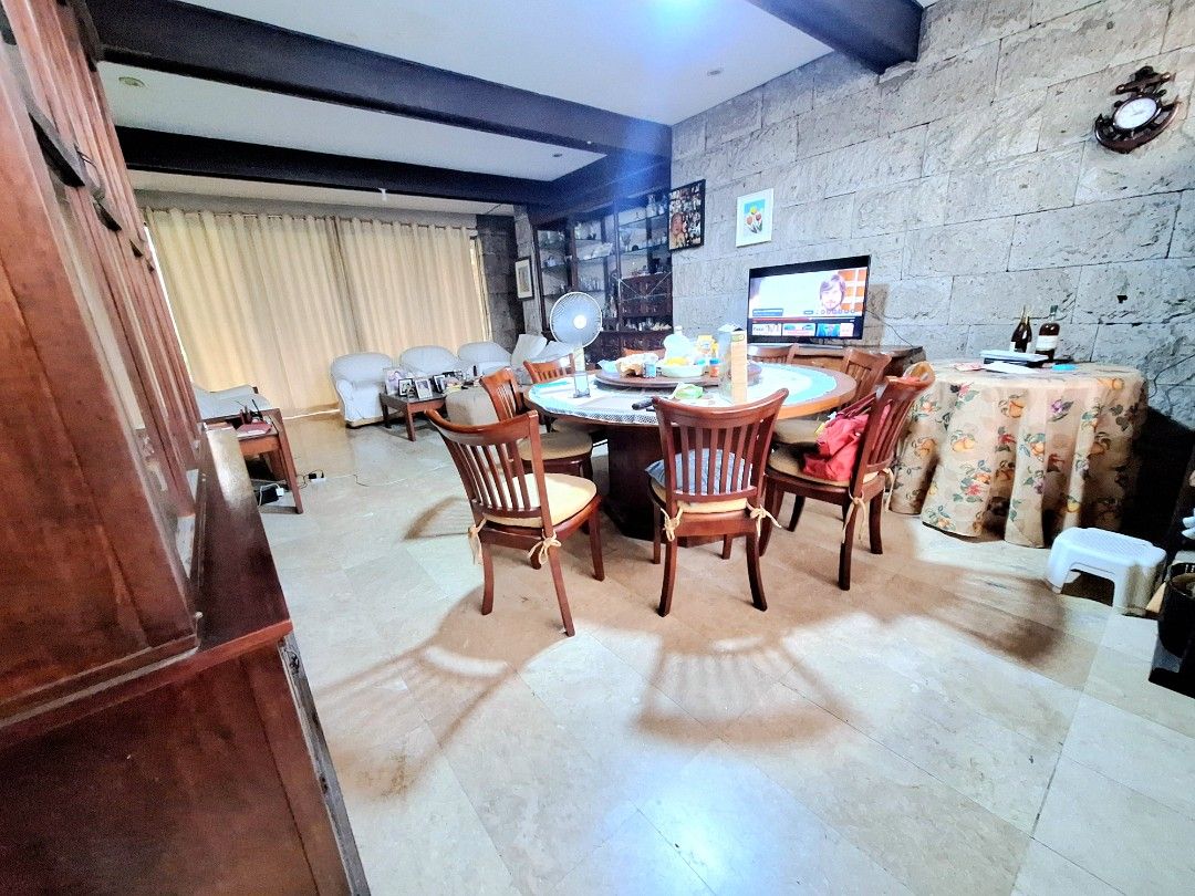 Philam Homes QC 425sqm (Category: House & Lot) located in Makati City. Submitted by celybee (Listing ID 1402369759, Image 2). Description: DIRECT BUYERS ONLY (personally owned) CLEAN TITLE 425sqm Lot, Two-Storey 3BR w/ Walk-in closet and T&B 2 Guest Rooms w/ T&B 2-car Garage 1 Maid’s Room w/ T&B Driver’s Quarters Kitchen and Dirty Kitchen Spacious Living and Dining Rooms Lanai and Backyard Laundry Area 3 storage rooms 10-minute walk to North Ave.