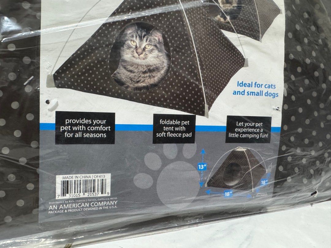 Portable Pet Tent (Category: Homes & Other Pet Accessories) located in Manila. Submitted by deoks (Listing ID 1402402543, Image 2). Description: Available on-hand Package and Designed in the USA .