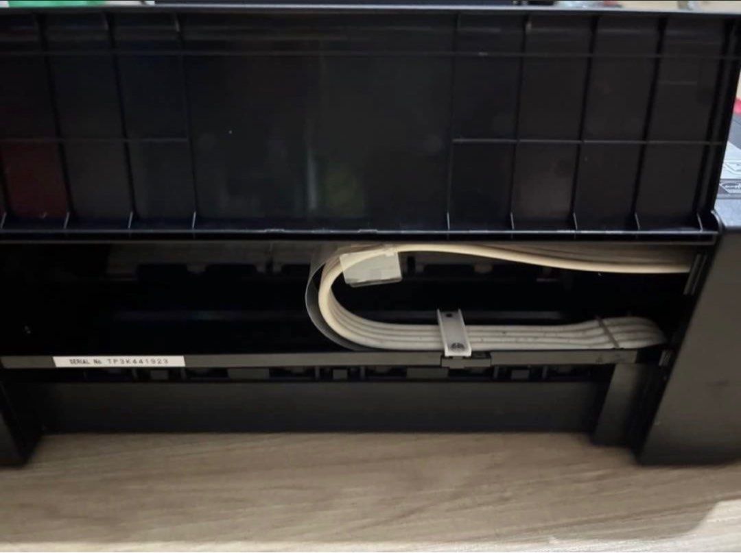 Printer Epson L120 (Category: Printers, Scanners & Copiers) located in Manila. Submitted by allysonorpia (Listing ID 1402364191, Image 3). Description: -REPOSTING- EPSON L120 - May ink pa - Complete cords pero wala na yung box RFS: Decluttering coz I need space + hindi na rin nagagamit Update!! May blinking red and green issue na ngayon 🥲 tried to fix it pero hindi ako ng makadownload ng resetter For pick up only Loc: Ermita Manila.