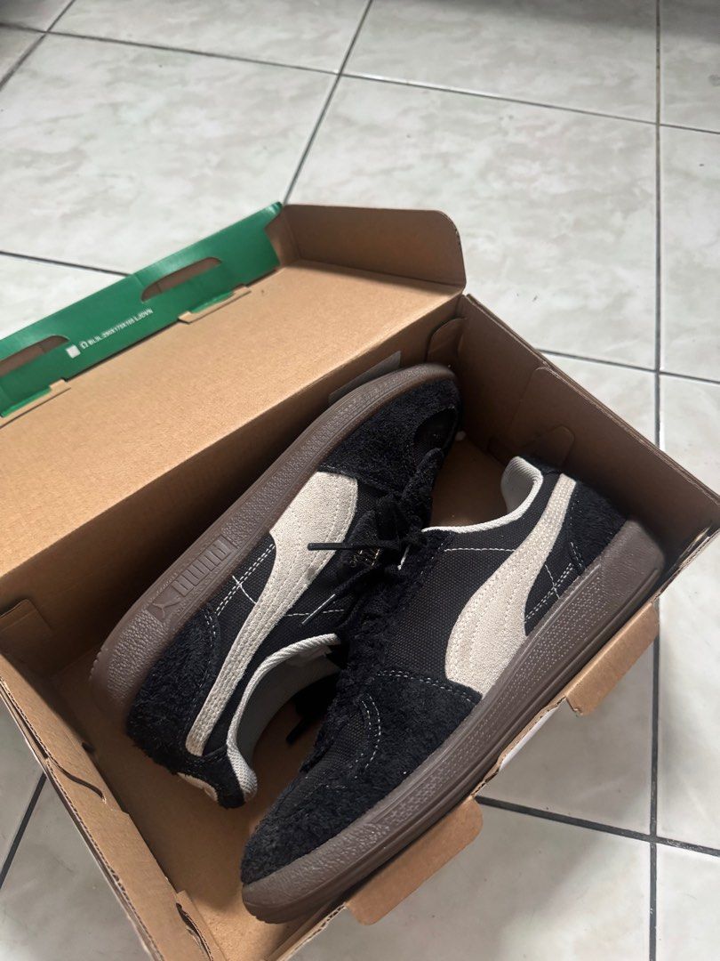 Puma Palermo Vintage Original 235 cm (Category: Sneakers) located in Marikina City. Submitted by aincrz (Listing ID 1402345146, Image 2). Description: Size UK 4.5 EUR 37.5 US 5.5 and CM 23.5 - Includes original box - Puma logo visible - with Black laces and white laces - bought in Korea.