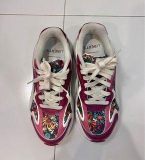 (Category: ) located in . Submitted by red_wardrobe (Listing ID 1402460657, Image 1). Description: .