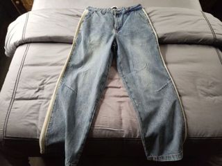 (Category: ) located in . Submitted by roguish (Listing ID 1402357505, Image 1). Description: .
