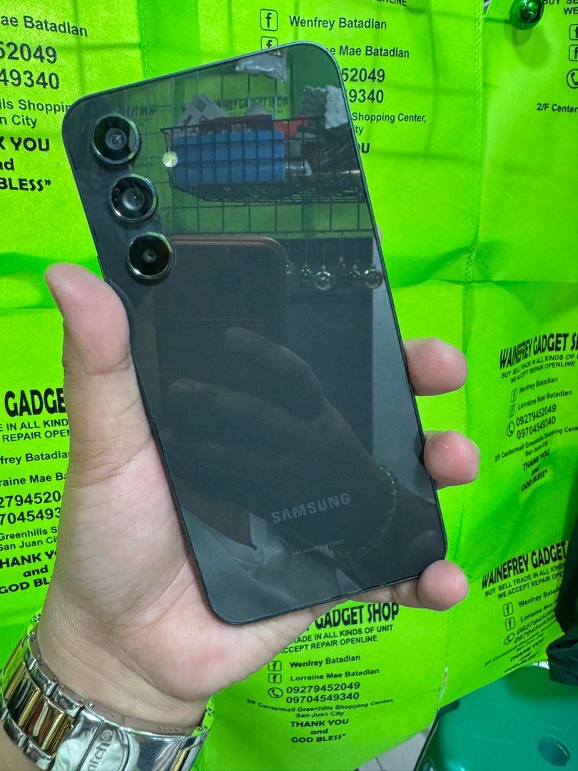 Samsung A54 5G 8/256 (Category: Samsung) located in San Juan City. Submitted by wainefreygadgetshop (Listing ID 1402322257, Image 2). Description: Samsung A54 5G 8/256gb (PLEASE SEARCH NYO NALANG FULL SPECS) ALL GOODS AT WORKING NO REPAIR HISTORY GAMING PHONE PEDE PANG BACK UP PHONE CAMERA SOBRANG LINAW ,makinis pede sa maarte bawal sa nag iinarte check to sawa bago bayaran. NO ISSUE GAWAN MO NALANG 😊 For fast transaction call/text 09279452049,0