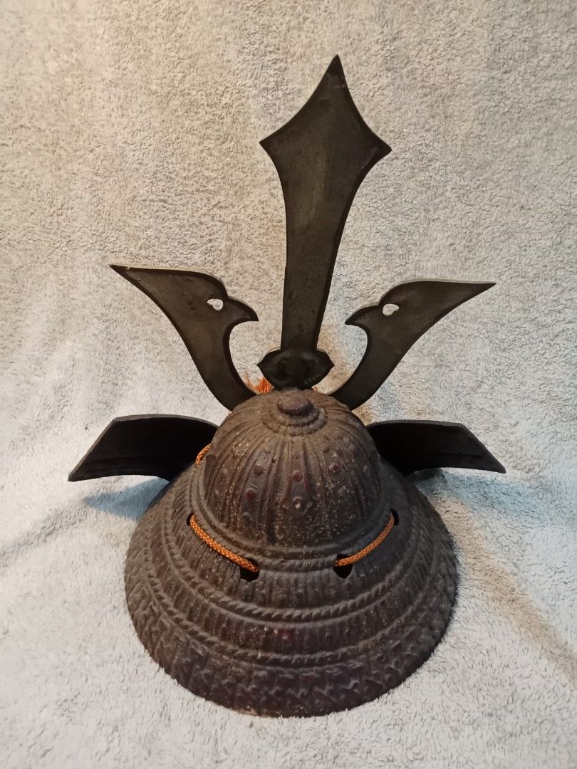 Samurai Warrior helmet display (Category: Vintage Collectibles) located in Malabon City. Submitted by tey-salao-8 (Listing ID 1402326710, Image 3). Description: Samurai Warrior helmet metal display, free delivery Cod on selected areas only, please Pm me for more details 😉🙏☝️.