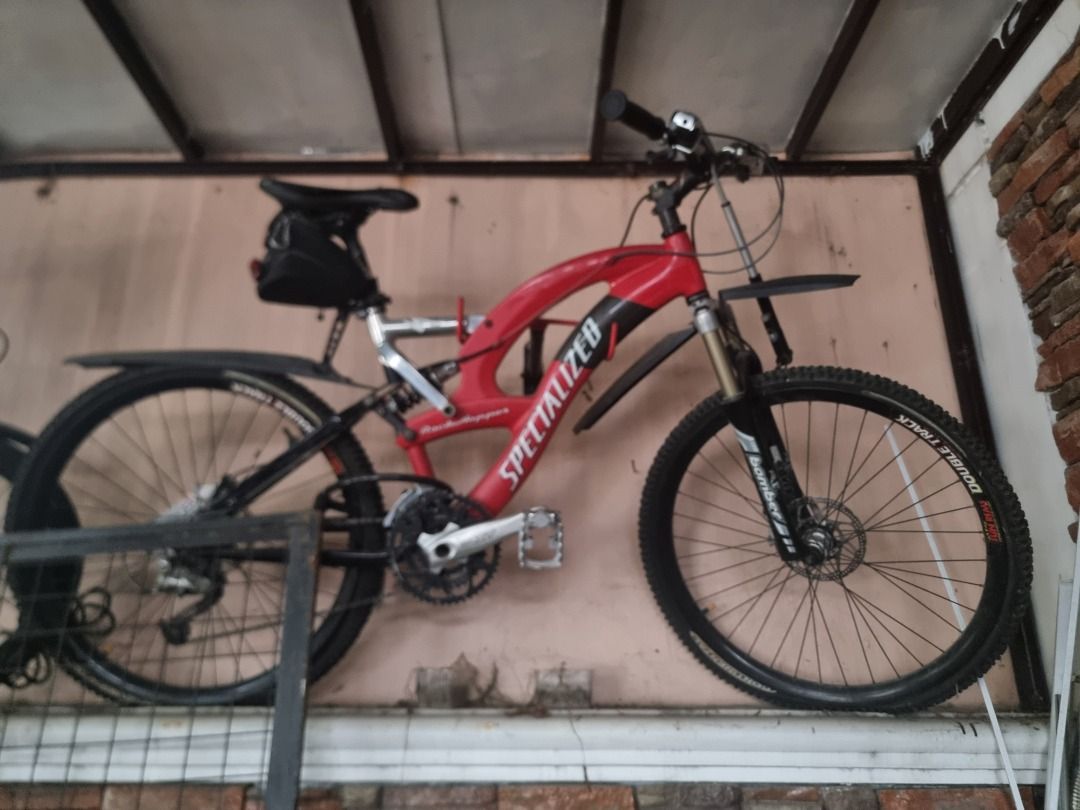 Specialized MTB Carbon Fullsus (Category: Bicycles) located in Manila. Submitted by jake.jake6 (Listing ID 1402402474, Image 1). Description: SPECIALIZED Full suspension Carbon Fibre Rockhopper brake discs hydraulic. PHP300k bought and inside village lng used. Cannot bike anymore due to ankle fracture. Nego pa esp if kunin agad. All Shimano cranks, levers, shifter etc. .