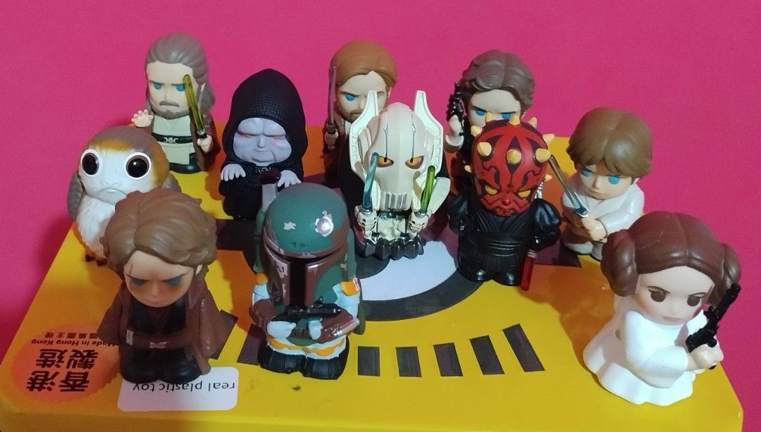 Starwars finger puppet, lego vader,r2d2 (Category: Lego & Building Sets) located in Mangaldan. Submitted by niftythrifty69 (Listing ID 1402363612, Image 1). Description: excellent condition no flaws selling as set for all of them.