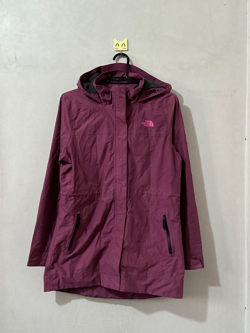 The North Face Parka Jacket Women Large (Category: Coats, Jackets and Outerwear) located in Balanga. Submitted by winterlab_ph (Listing ID 1402431176, Image 3). Description: Code: 0035 Width 20.5 Length 30 Shoulders 16.5 Sleeves 24.
