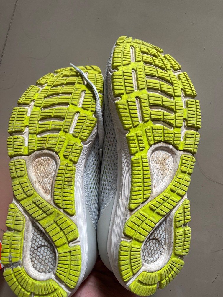 Under Armour HOVR Sonic 4 running shoe (Category: Sneakers) located in Quezon City. Submitted by needs4less (Listing ID 1402301051, Image 3). Description: .