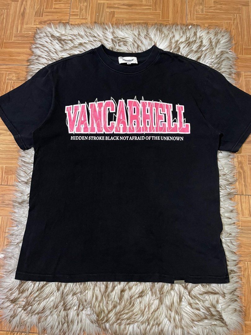 Vancarehell Black Graphic Tee (Category: Tshirts & Polo Shirts ) located in San Fernando. Submitted by erison.cruz26 (Listing ID 1402327788, Image 1). Description: 650🔥 VANCARHELL 22*28 LARGE TO SEMI XL GOOD CONDITION 9.5/10 CR MAKAPAL TELA ISSUE: SMALL PINHOLE NOT VISIBLE .