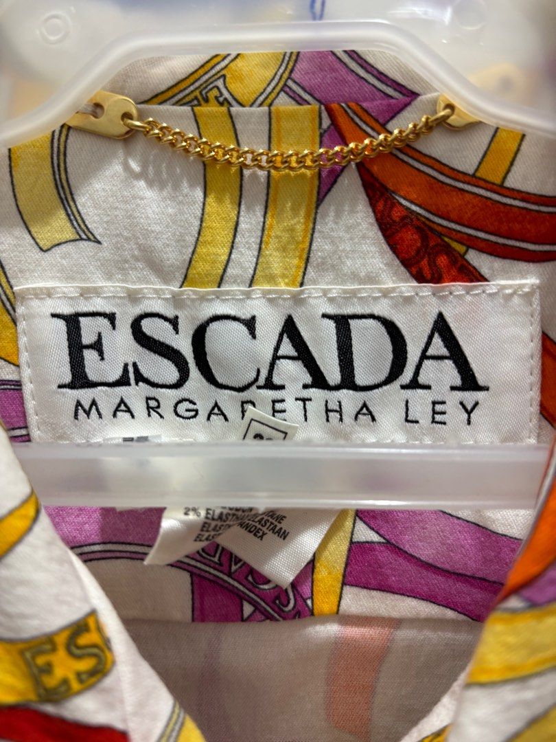 Vintage Escada Margaretha Ley Printed Jacket (Category: Coats, Jackets and Outerwear) located in Manila. Submitted by t_a_s_h (Listing ID 1402449882, Image 2). Description: - Size 38 - with coordinating pants ( +1550).